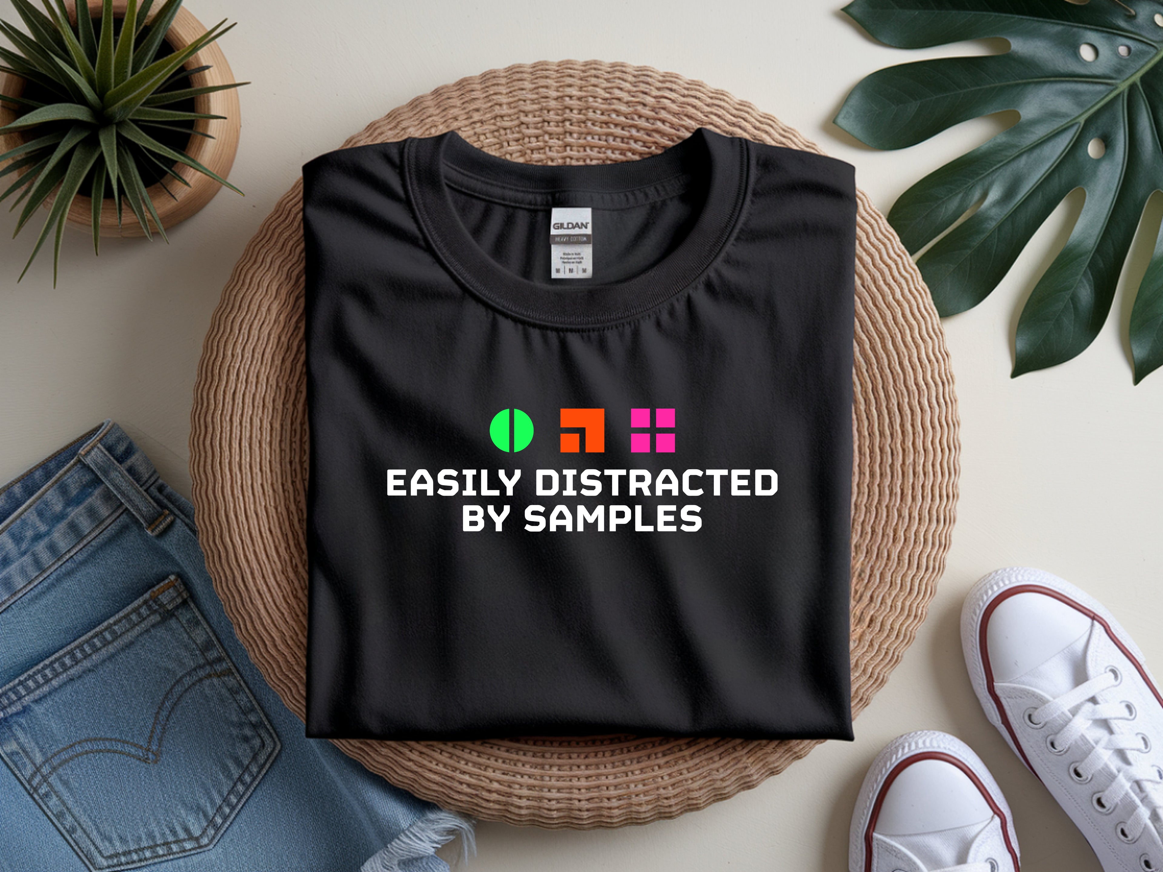Funny Helldivers 2 Shirt – Easily Distracted by Samples Meme T-Shirt Gift for Helldivers Players
